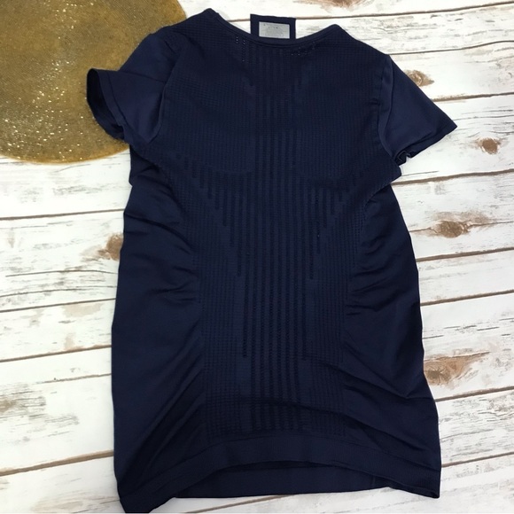 Athleta Trophy Tee Shirt Navy Color Sz small active wear short sleeve‎ - Picture 4 of 13
